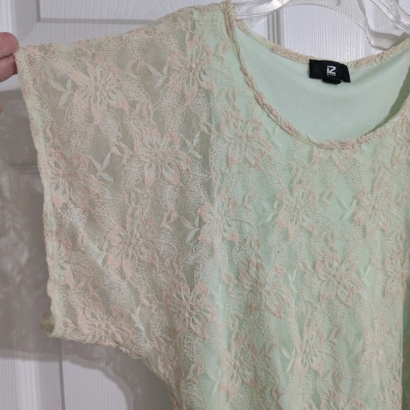 Iz Byer Women's Blouse - Picture 2 of 9